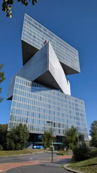 nhow Amsterdam RAI is een hotel bij het RAI-complex aan de Zuidas in Amsterdam-Zuid.