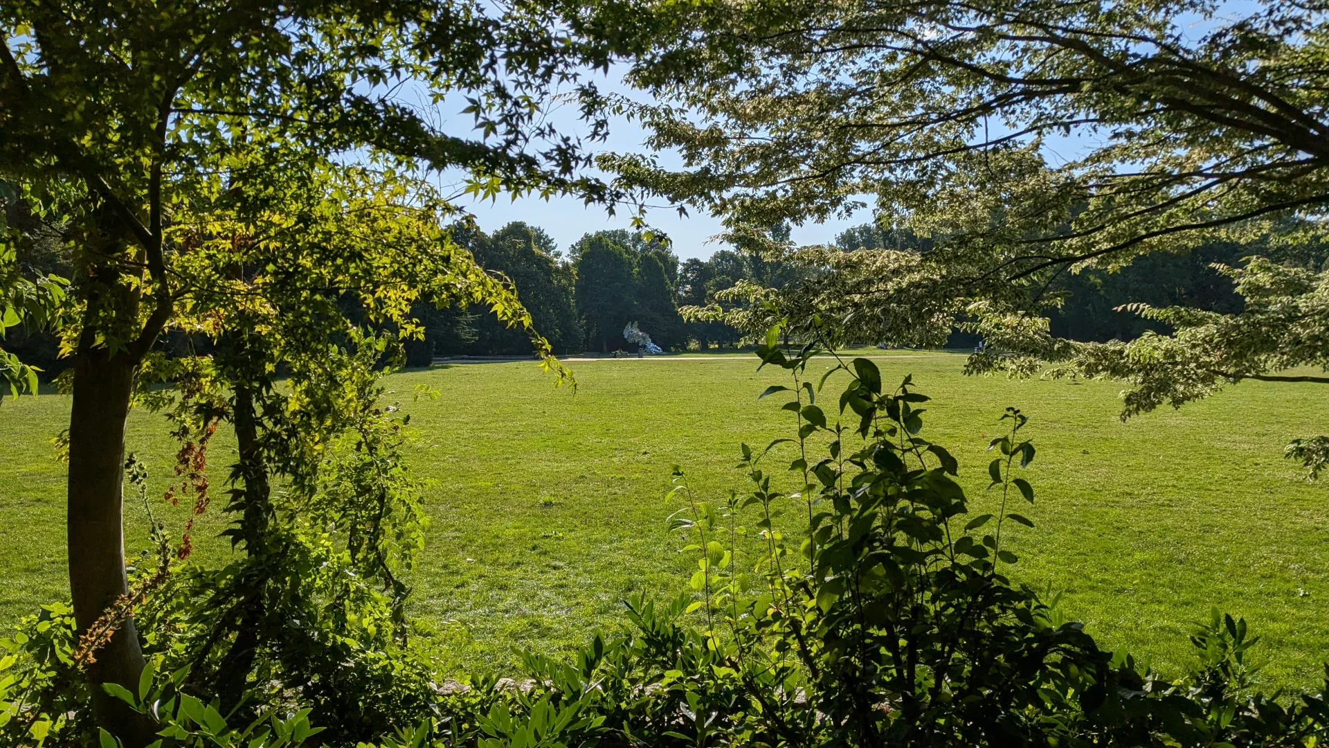 Het Beatrixpark een mooi en groen stadspark.